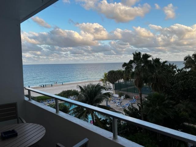 Hotel Ocean Manor Tiki Sunset Retreat Lauderdale-by-the-Sea Exterior foto
